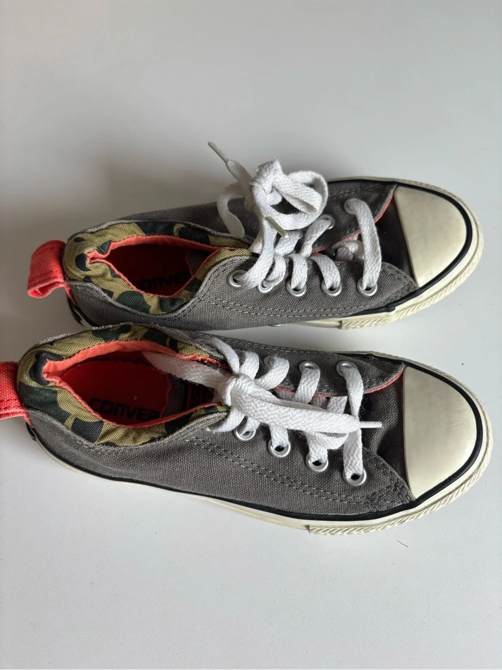Converse low top